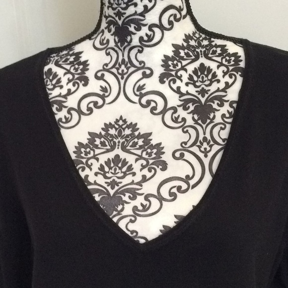 Ladies lightweight V neck sweater - Picture 2 of 6